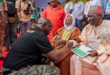 Le ministre Laye Sékou Camara élevé au rang de citoyen d’honneur de Labé par le Khalife du Foutah