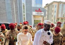Présidentielle : Mamadi Doumbouya se rend aux urnes sous haute sécurité