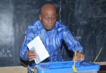 Présidentielle 2025 : Boubacar Yacine Diallo accomplit son devoir civique à Matoto Centre