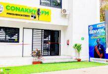 Le Premier ministre lance officiellement la radio communautaire Conakry FM 105.5