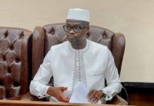 Le ministre de la Justice Ibrahima Sory 2 Tounkara élevé au grade de commandeur de l’Ordre national du Mérite
