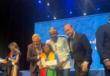La Guinée brille sur la scène éducative : Hadja Karimata Baldé porte haut les couleurs nationales