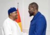 Guinée : Mamadi Doumbouya reçoit Adama Barrow, le gouvernement se réorganise et la CEDEAO change de direction.