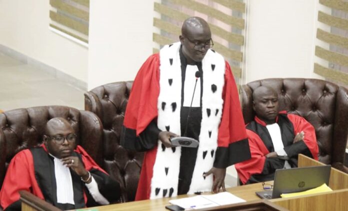 Procureurs-avec-Algassimou-Diallo-debout